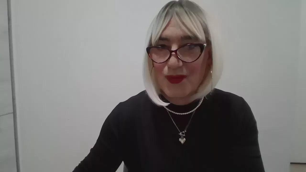 AnnaTravhot from Cam4
