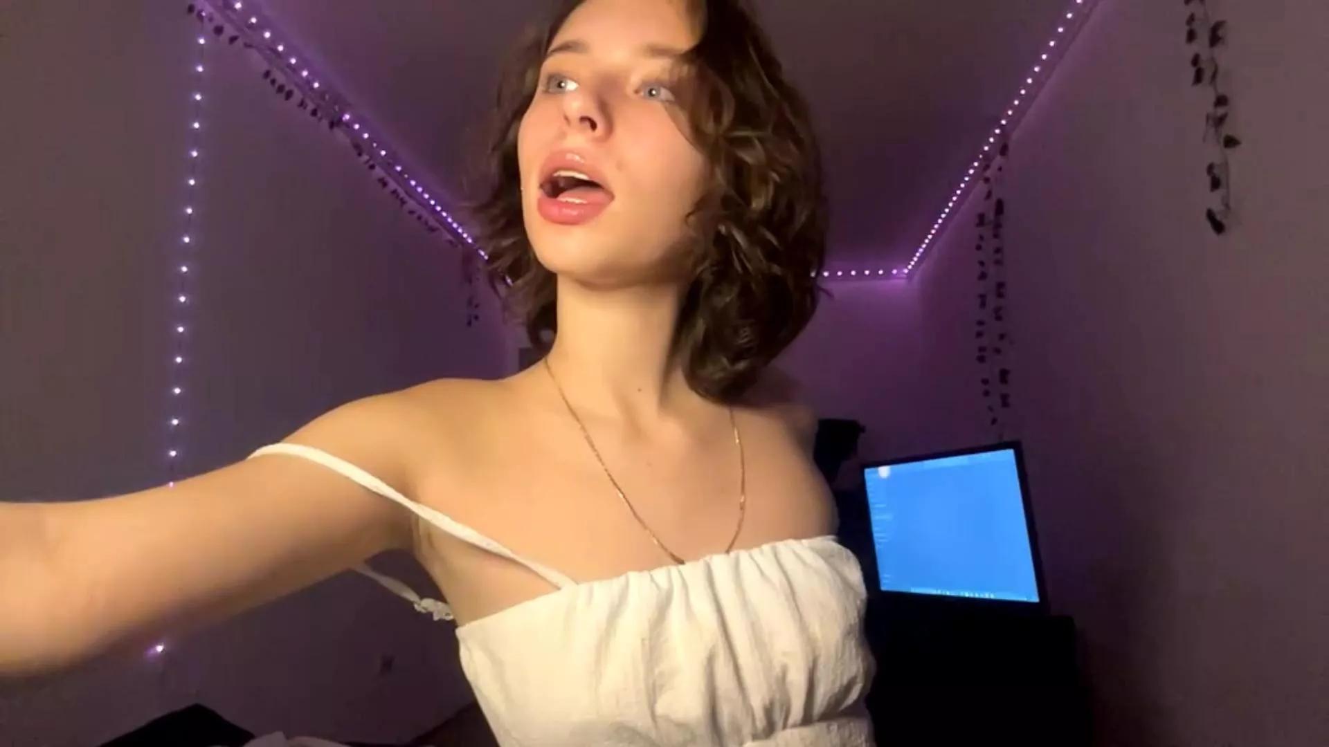 AnnieRaborn from Cam4