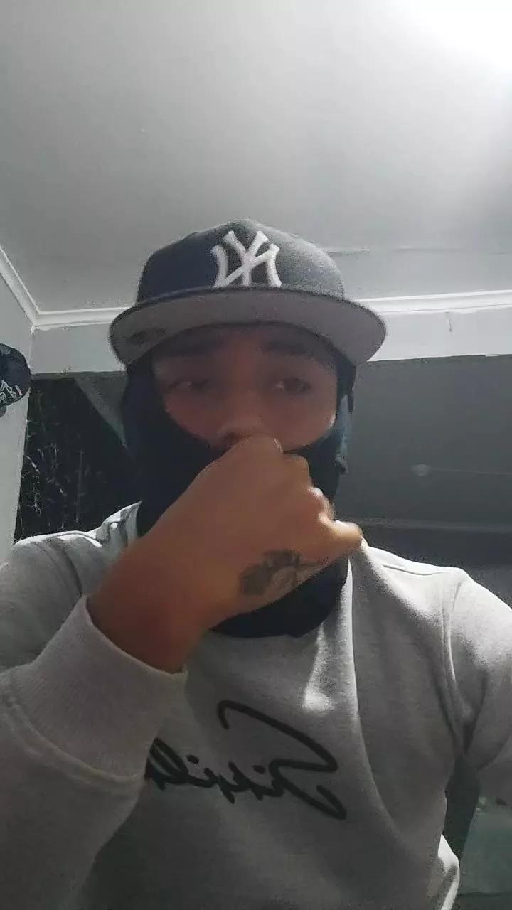 Antony9x19 webcams show profile image 