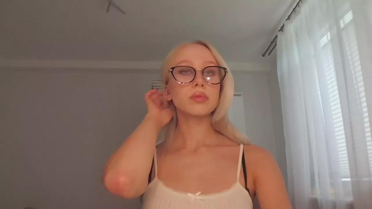 AnyaPeach from Cam4