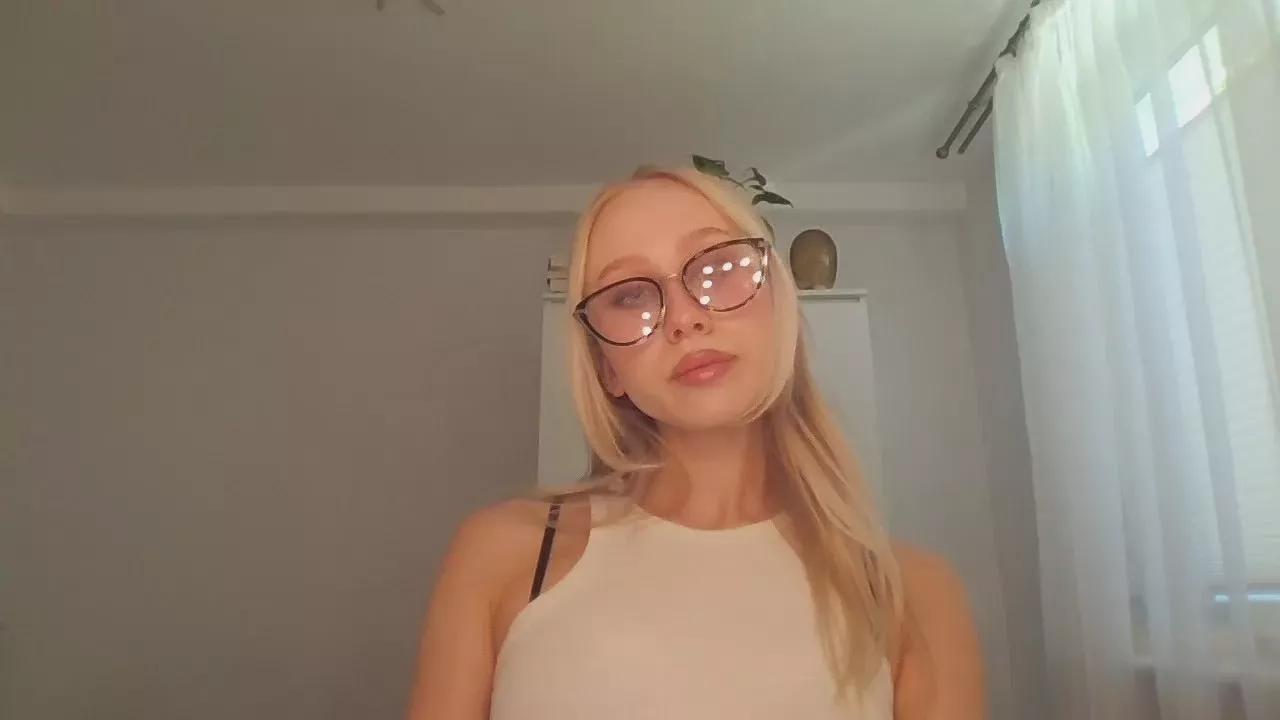 AnyaPeach from Cam4