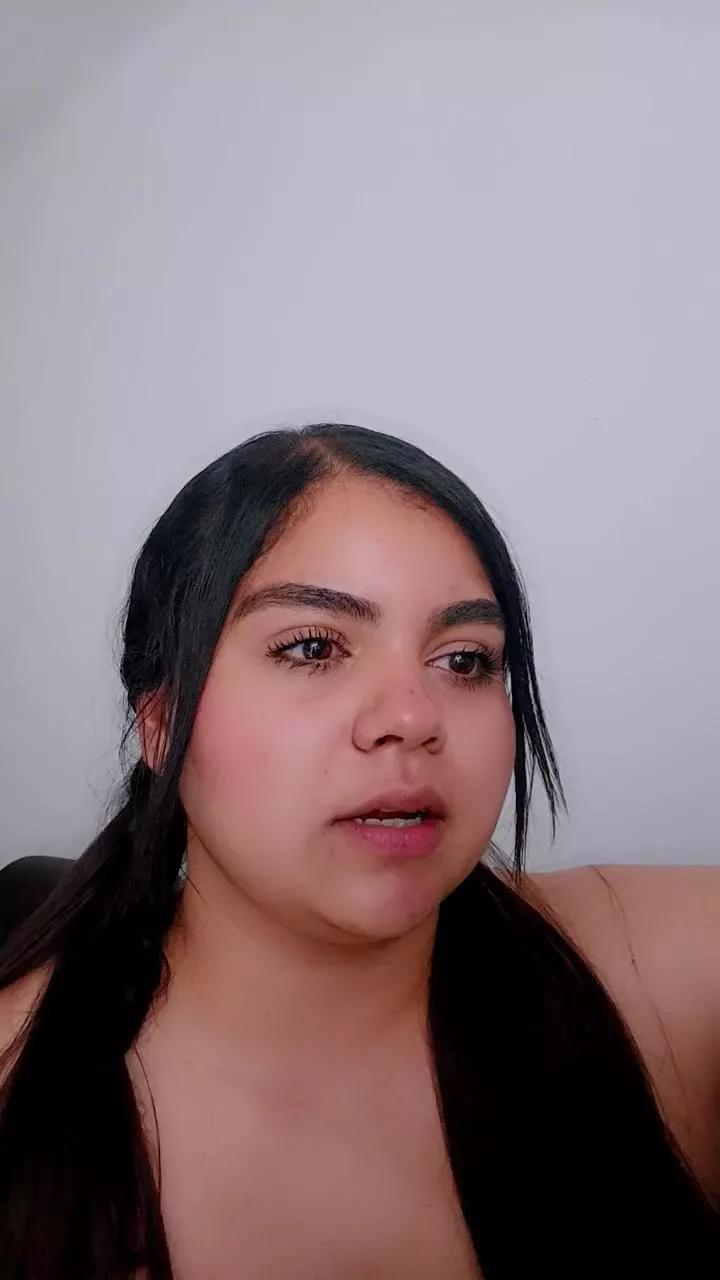 Ariannasmile webcams show profile image 