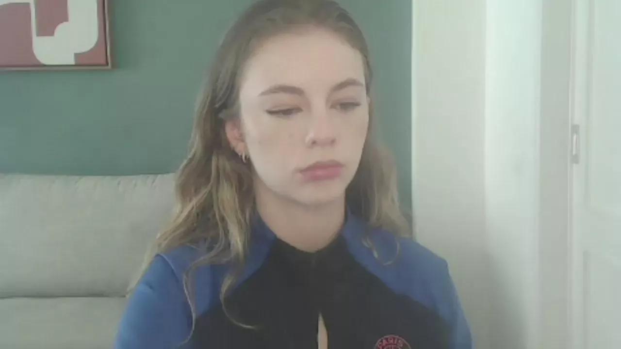 AriaYoung from Cam4