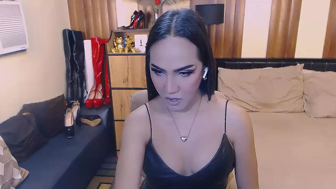 AsianDomAthena from Cam4