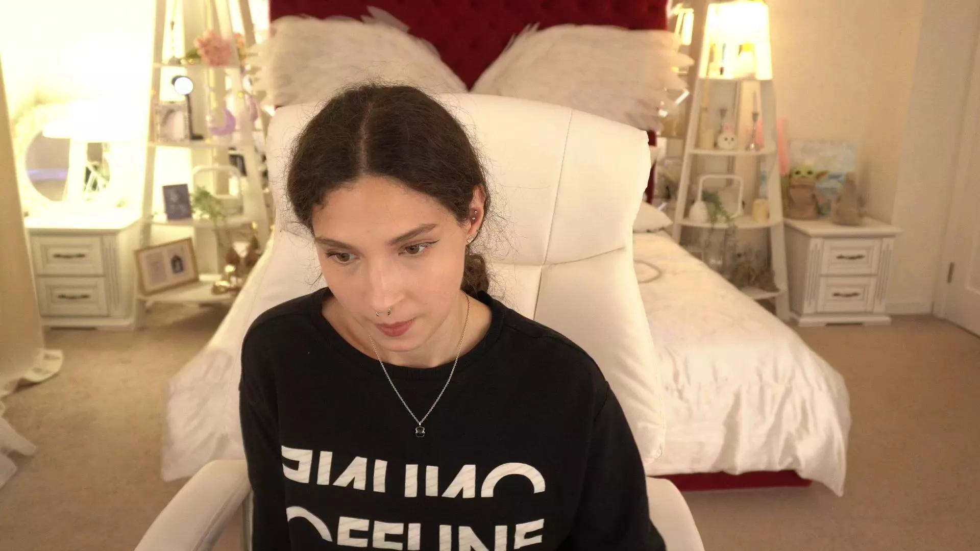 BabyFlowerr from Cam4