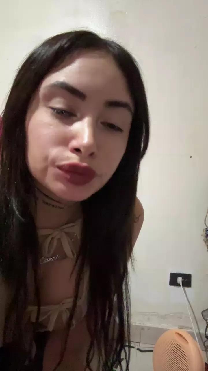 Babygirls777 from Cam4
