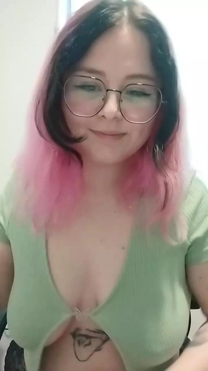Babyotakv webcams show profile image 