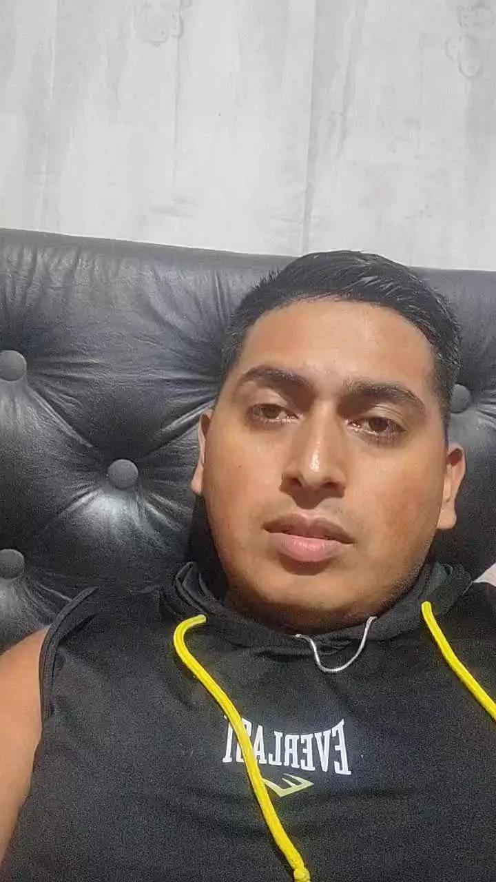 Balbu22 webcams show profile image 