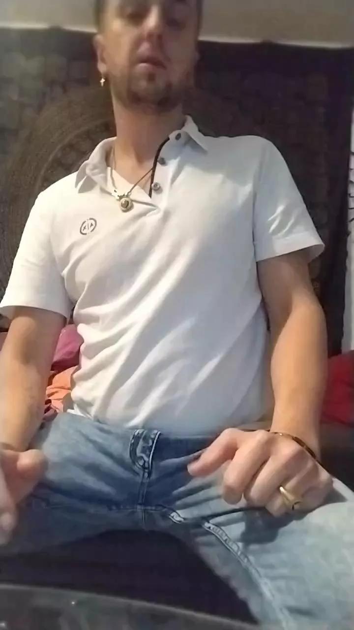 Bambite38 webcams show profile image 
