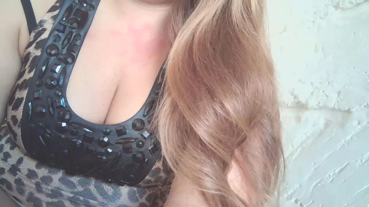 BambolaGenuina from Cam4