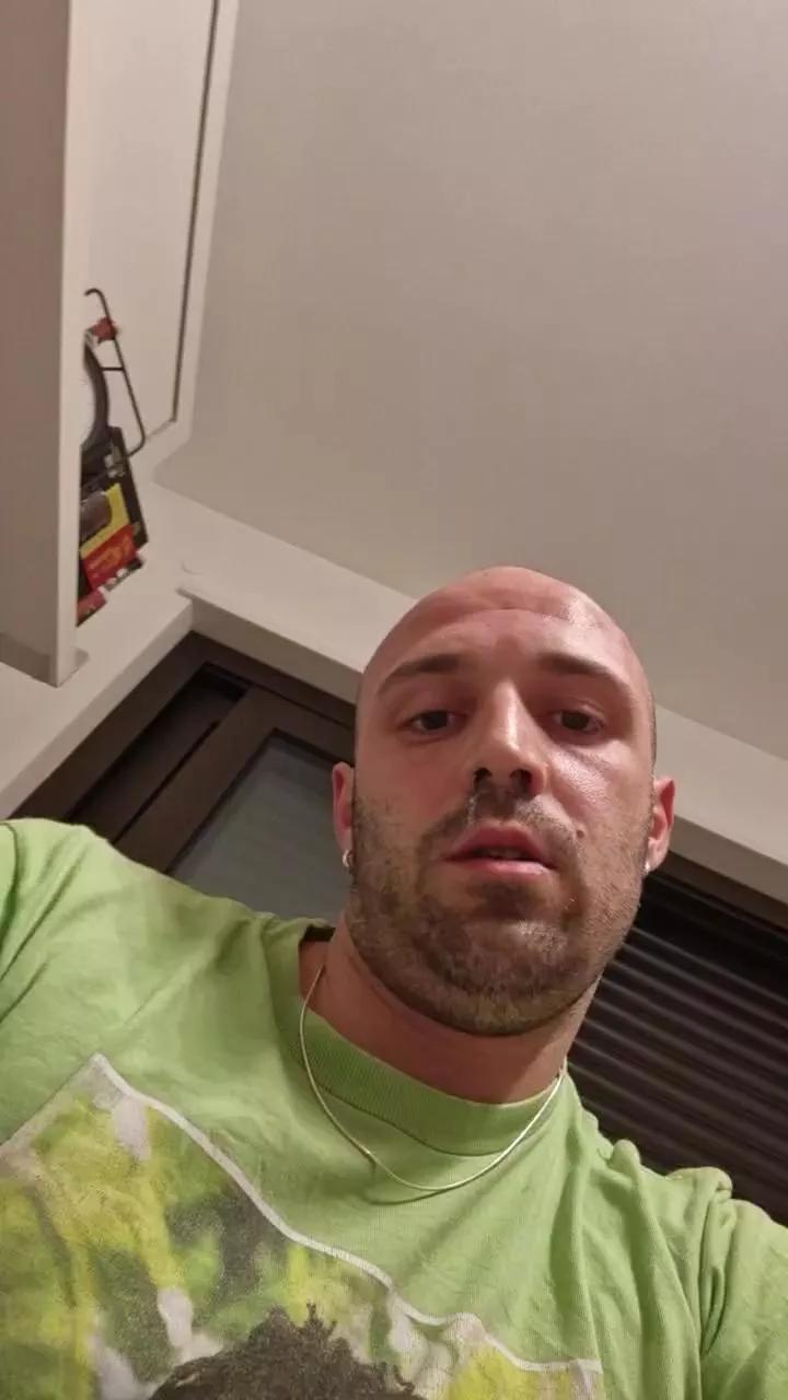 BASICO9 webcams show profile image 