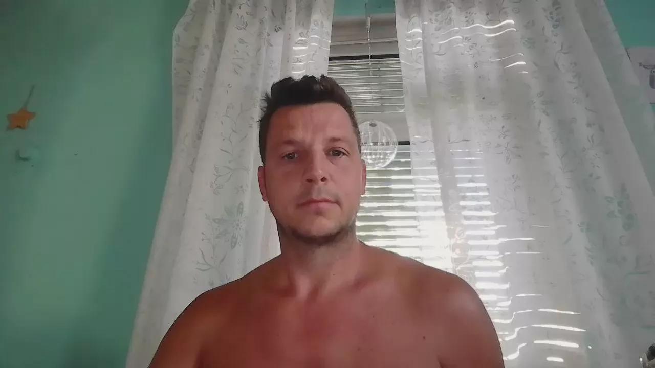 Bennyboy848 from Cam4