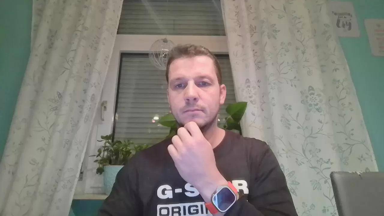 Bennyboy848 from Cam4