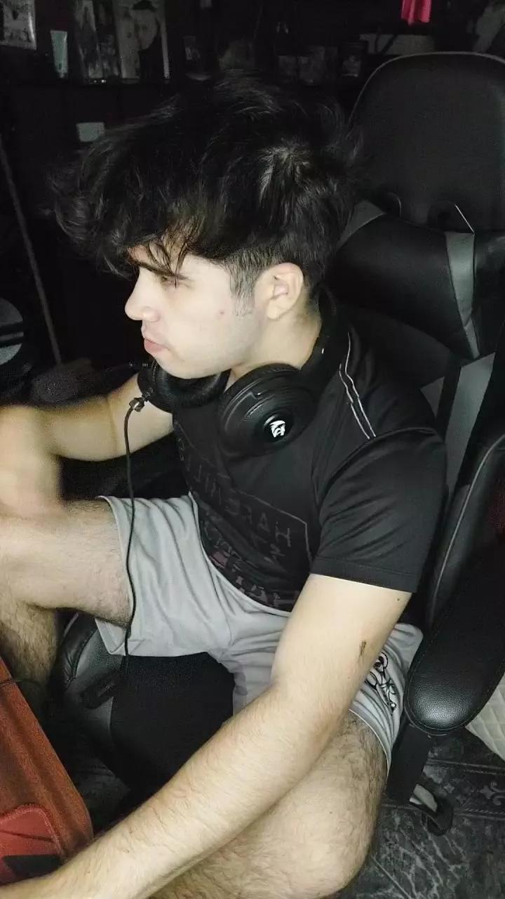 BigDick21cmPezL webcams show profile image 
