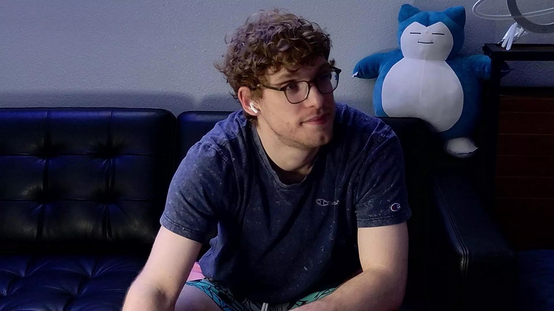 BlueEyedTallGuy webcams show profile image 