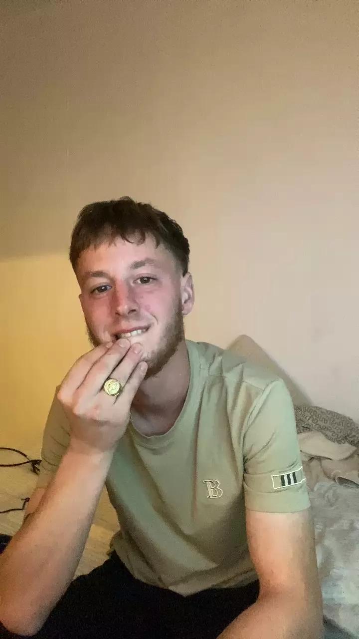 Boyveuxfemme webcams show profile image 