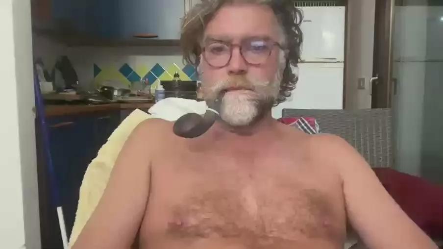 bttm4older1 from Cam4