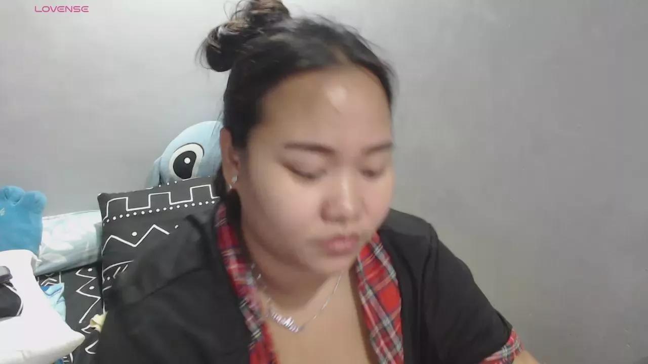 BubbleButtPinay from Cam4