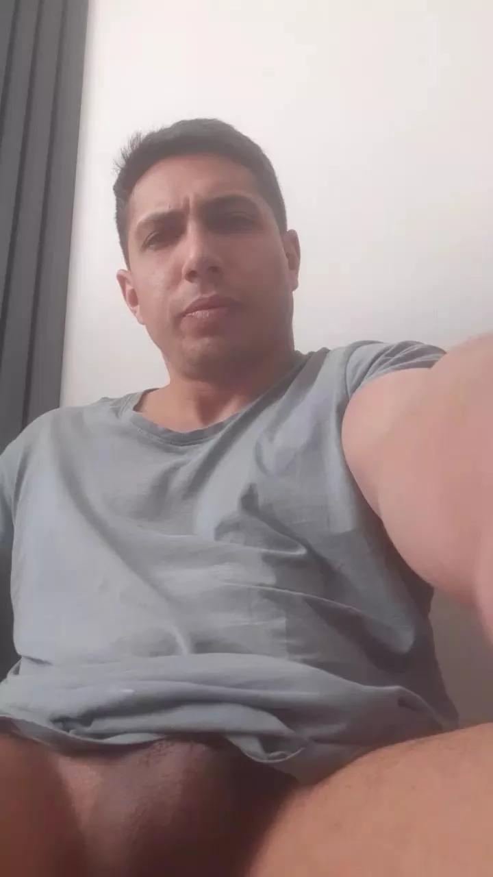 Carlosdotado32 webcams show profile image 