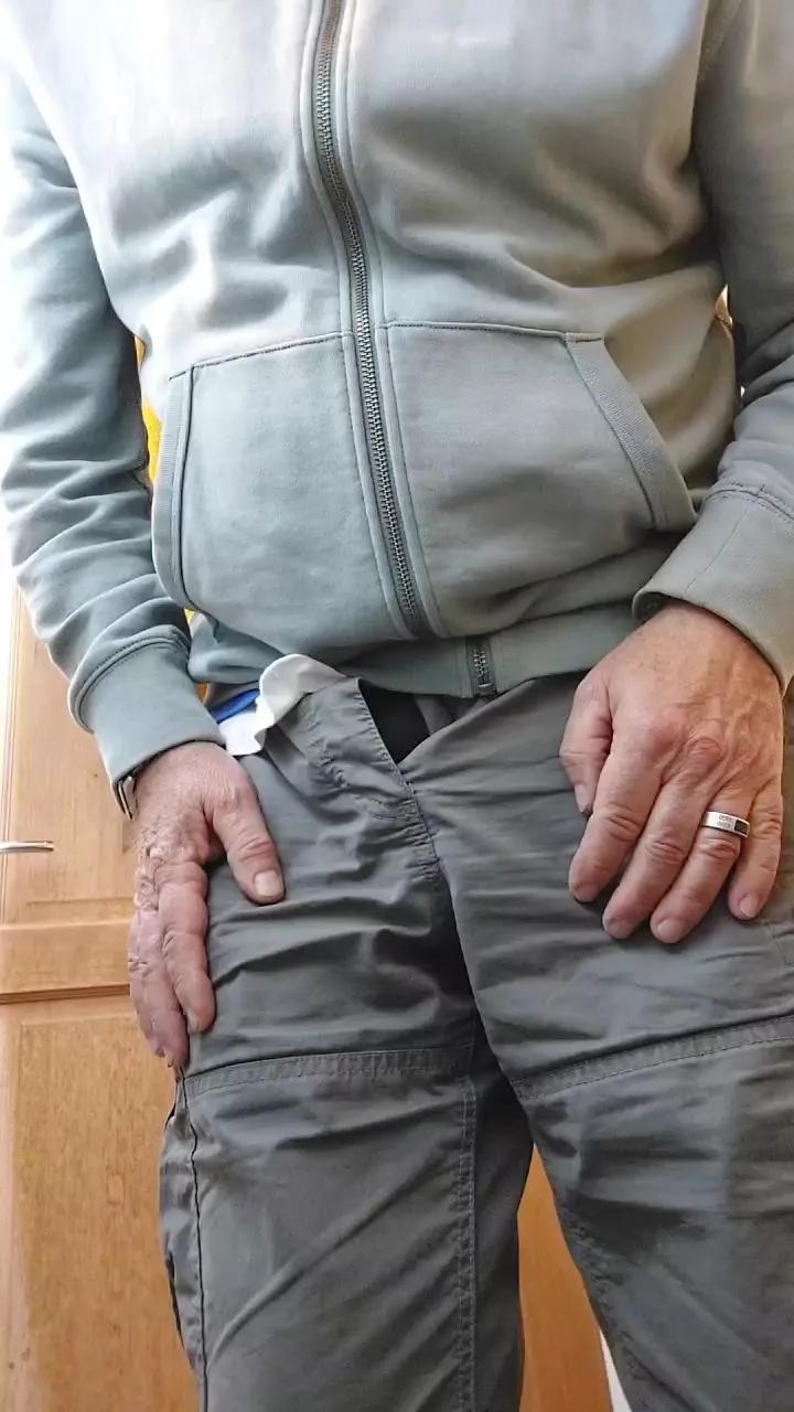 cheekeygeeza61 from Cam4