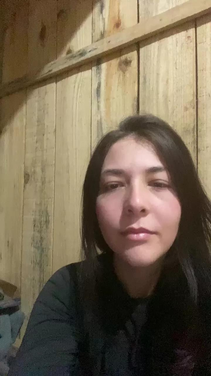 Claraa21 webcams show profile image 