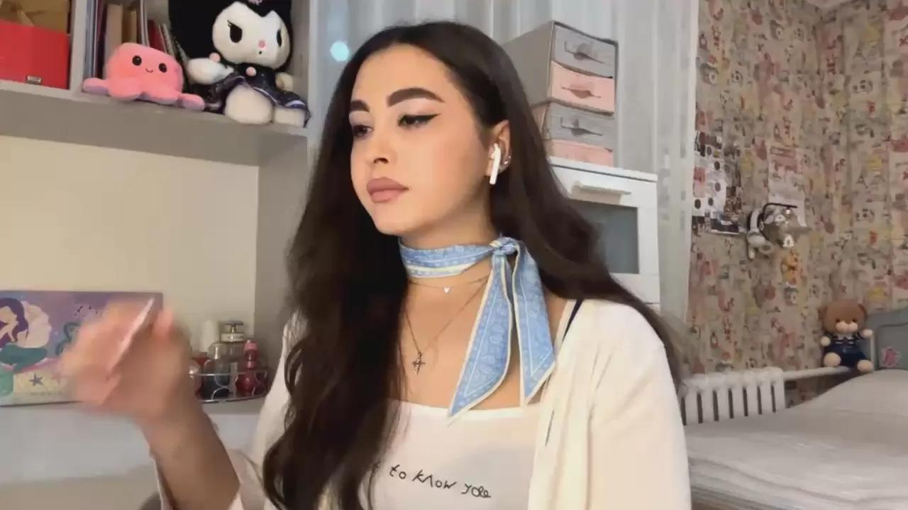 CloraQuail webcams show profile image 