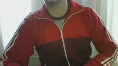 DaddyNextRoom75 from Cam4
