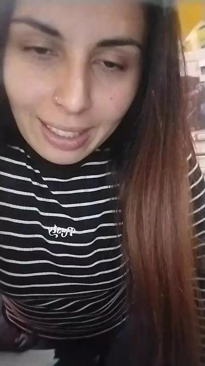 Danielaa8 webcams show profile image 
