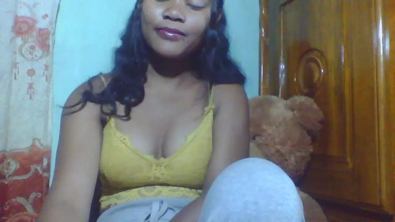 Dillianah2625 from Cam4