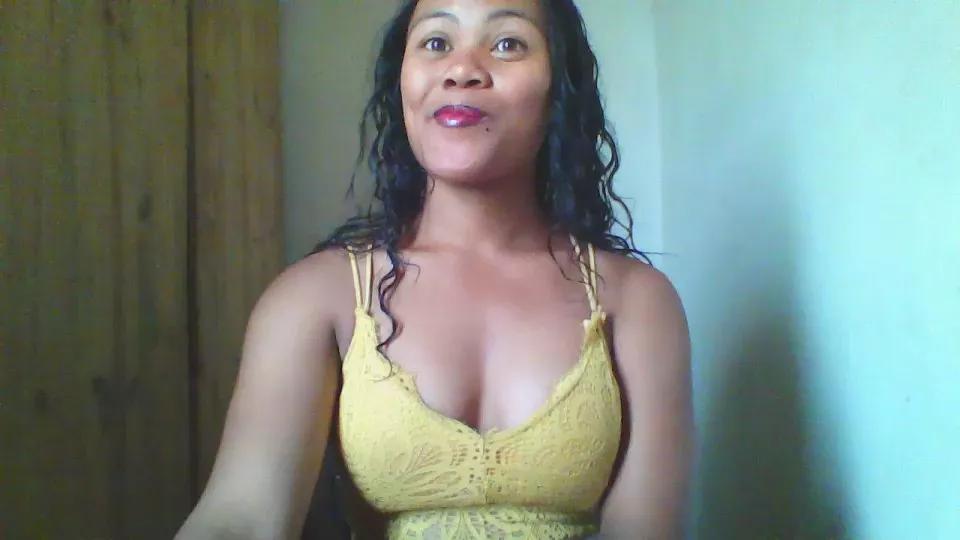 Dillianah2625 from Cam4