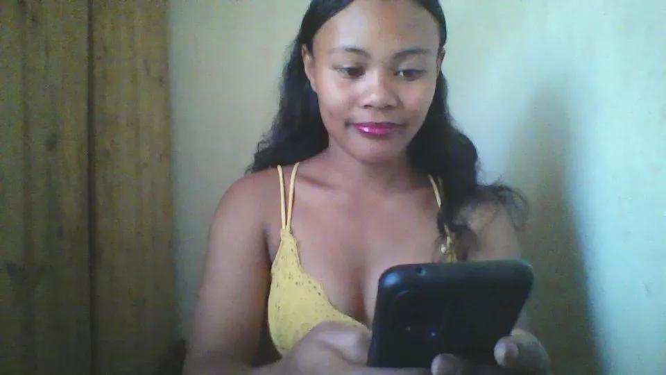 Dillianah2625 from Cam4