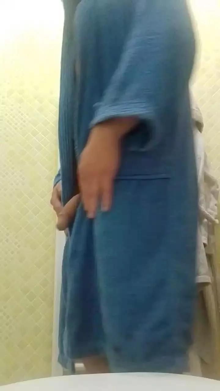 DivineDrop from Cam4