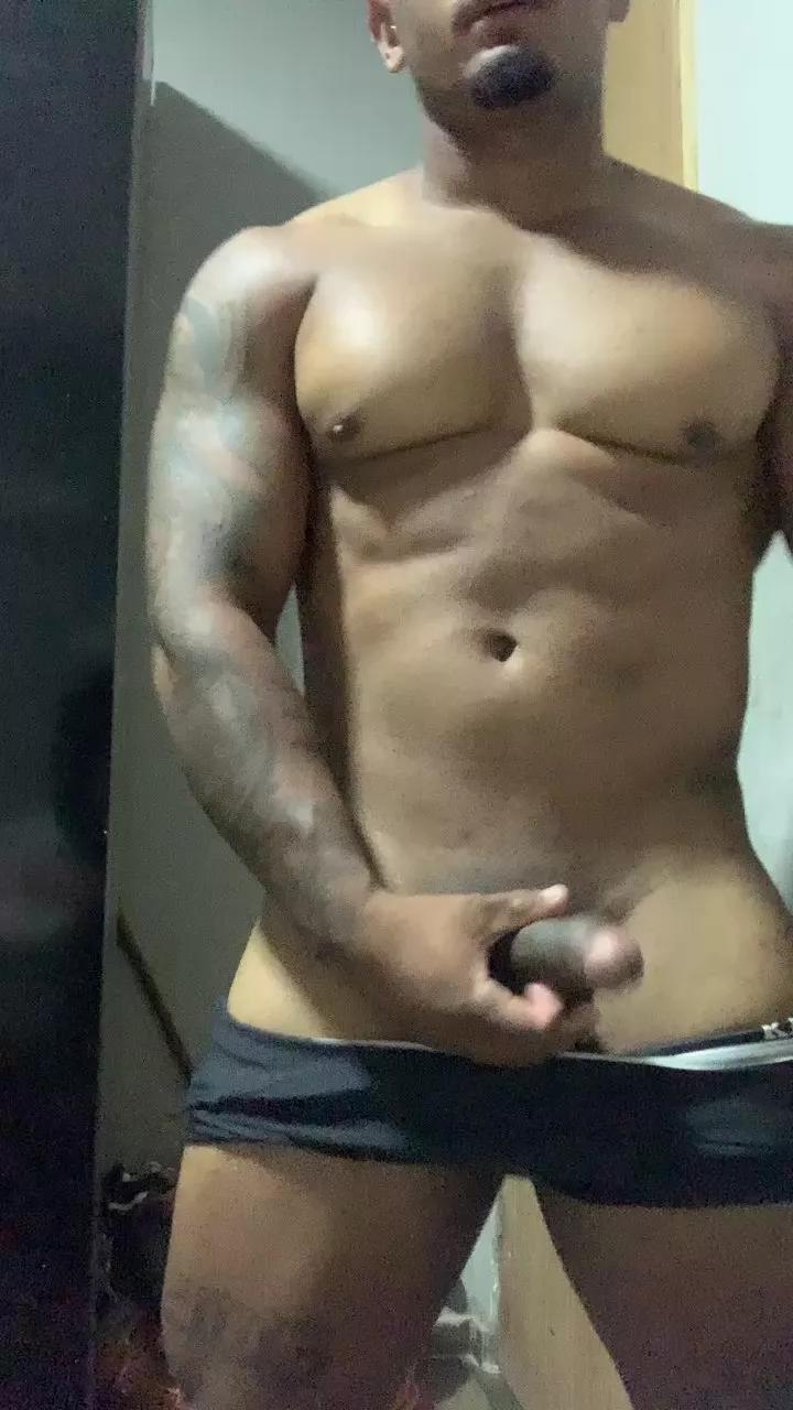 Dngomes222 webcams show profile image 