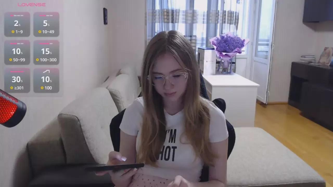DollyGroves from Cam4