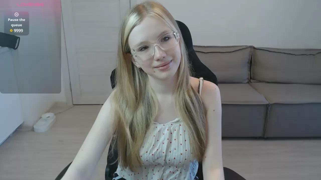 DollyGroves webcams show profile image 