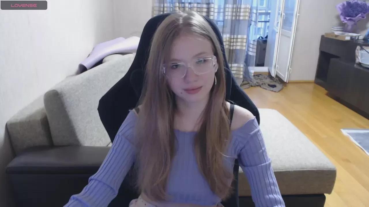 DollyGroves from Cam4