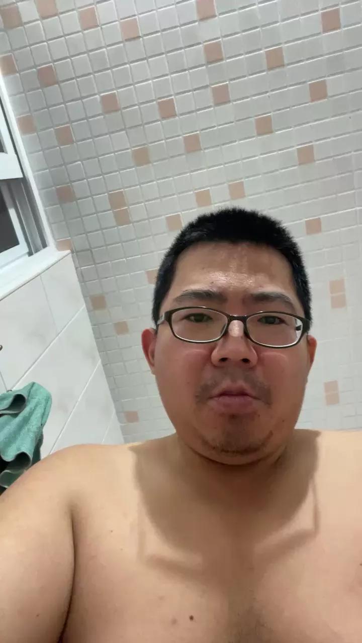 Edgemebear69 from Cam4
