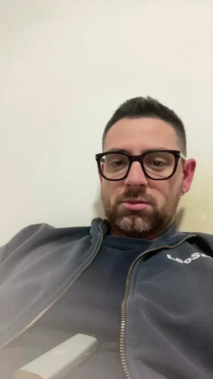 Elia109 webcams show profile image 