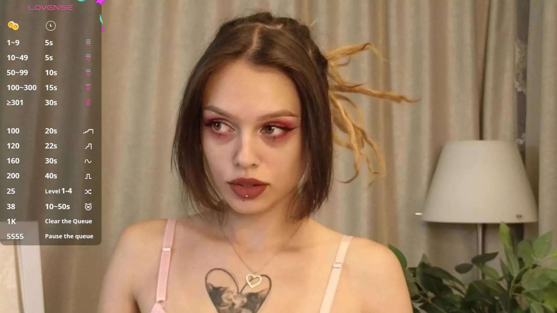 ElliePinkk from Cam4