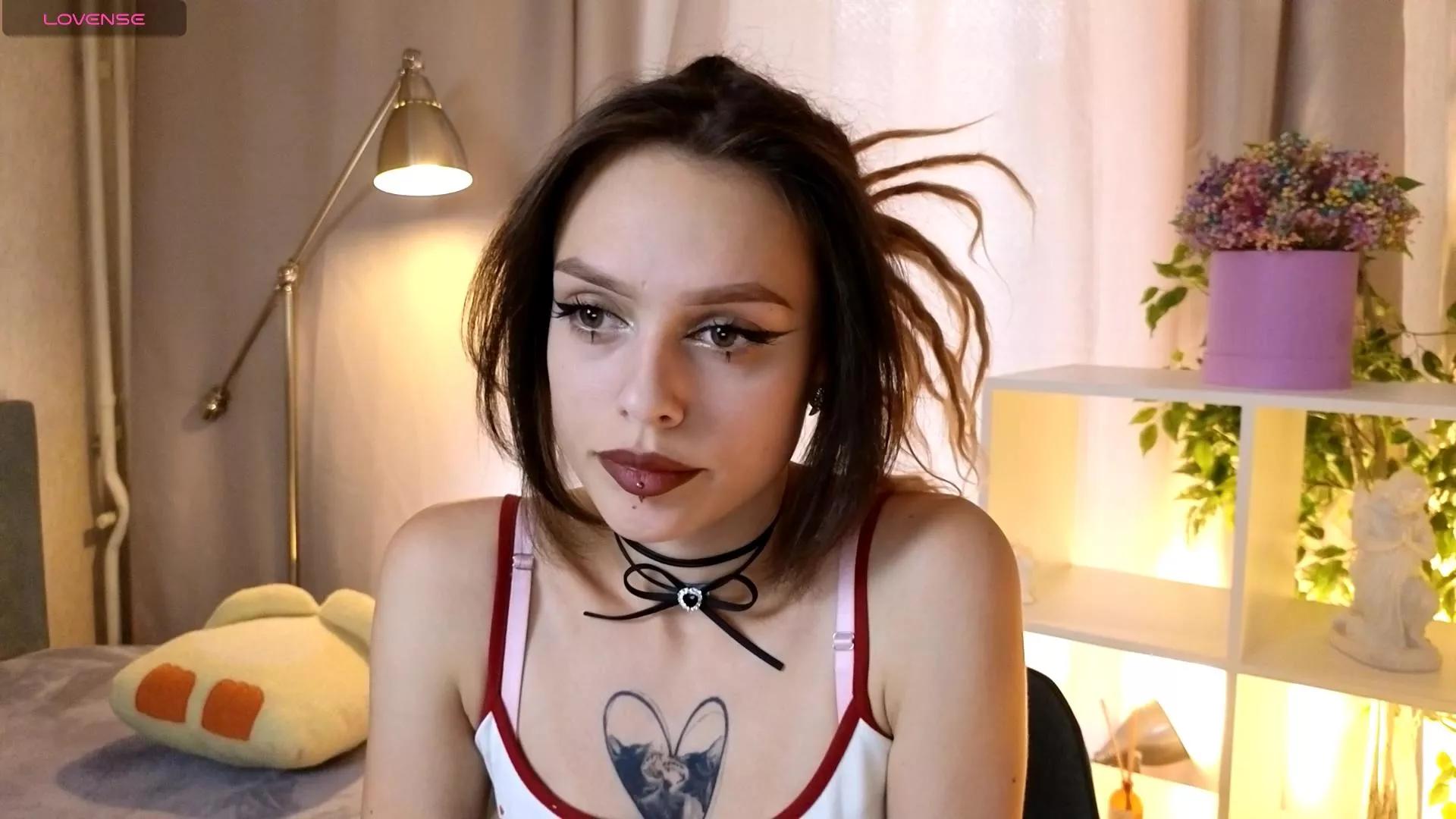 ElliePinkk from Cam4