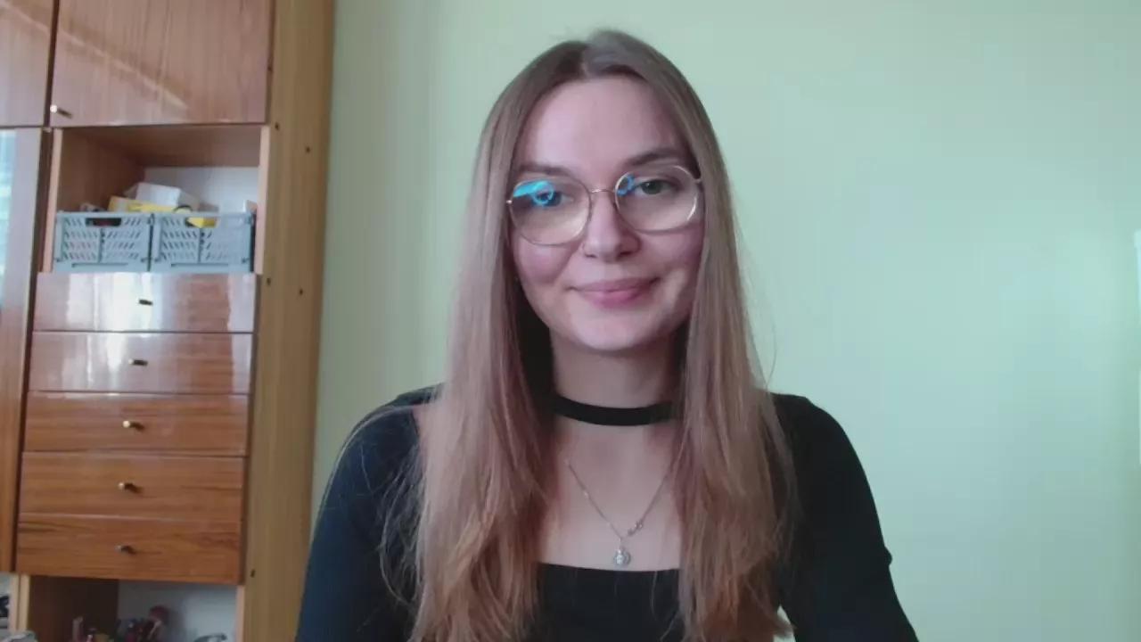 EllyHEARTx from Cam4