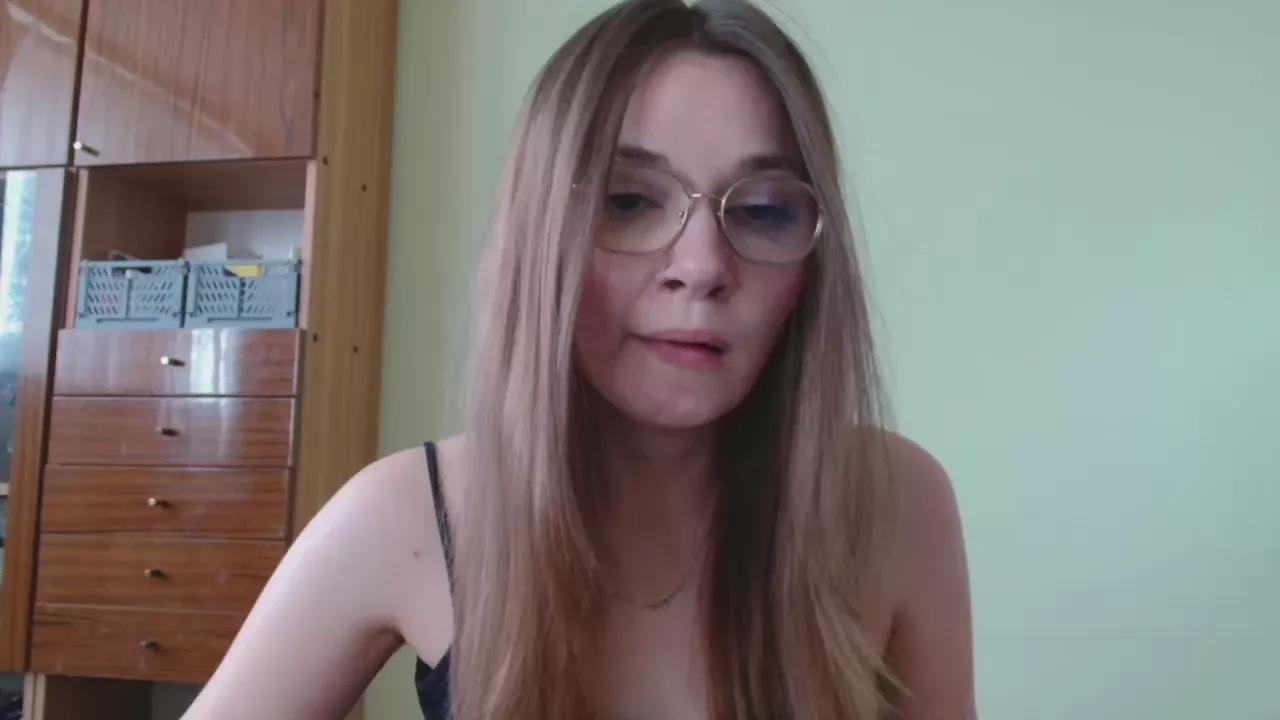 EllyHEARTx from Cam4