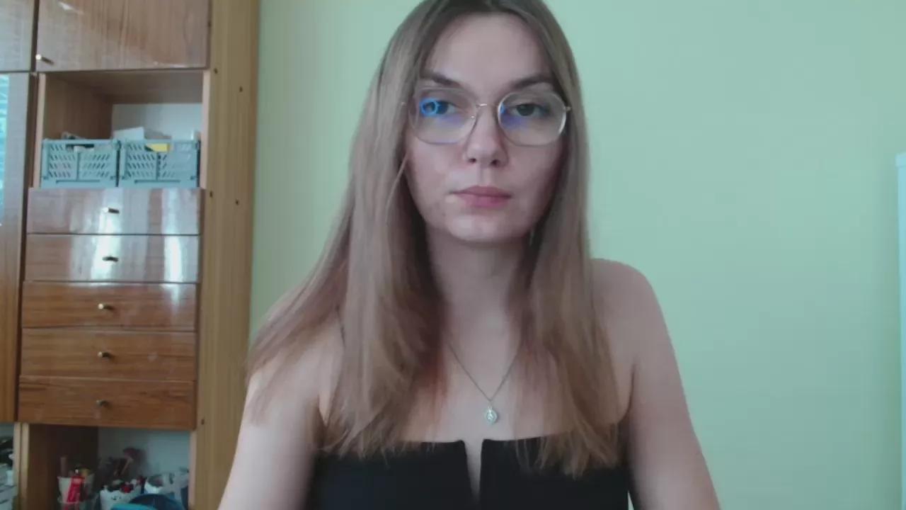 EllyHEARTx from Cam4
