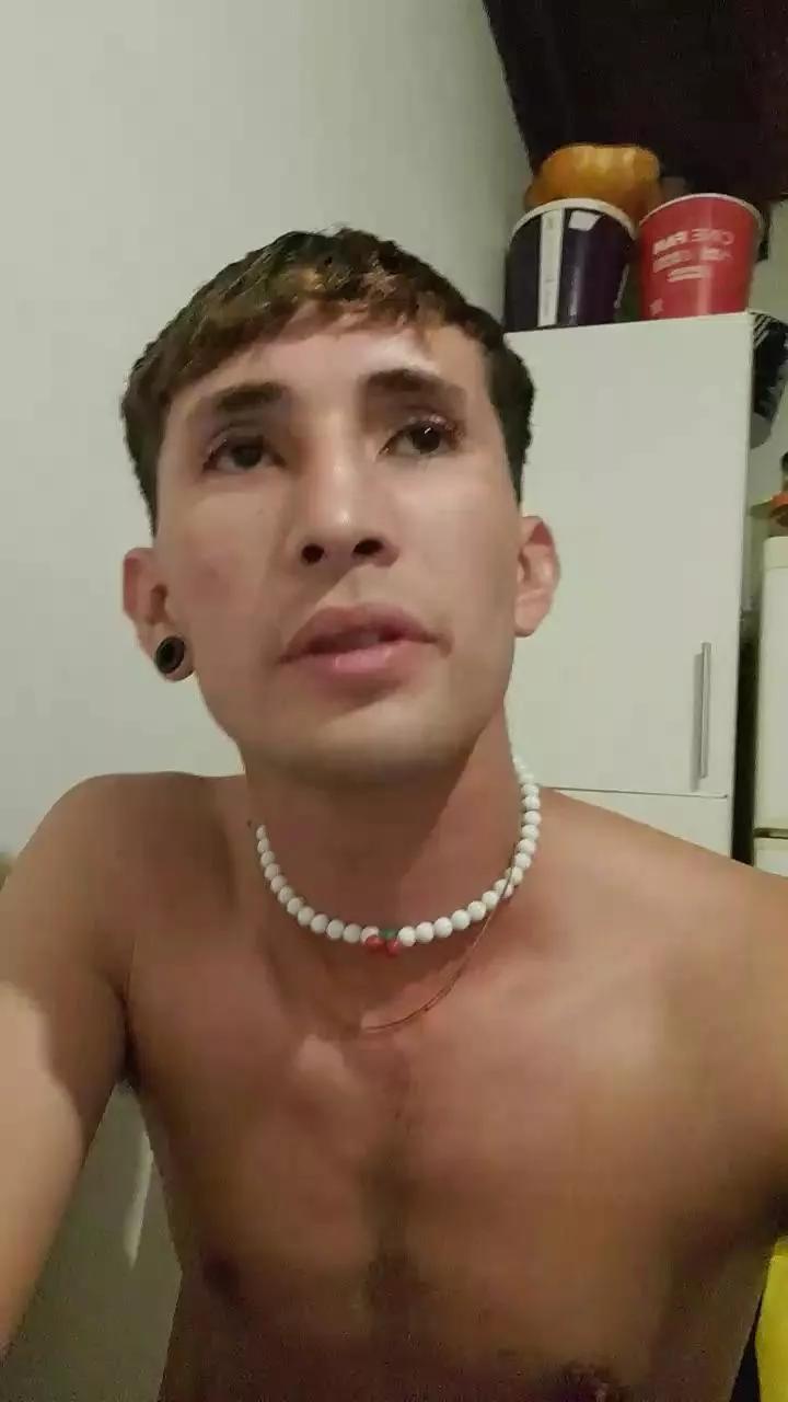 Elnenejapi webcams show profile image 