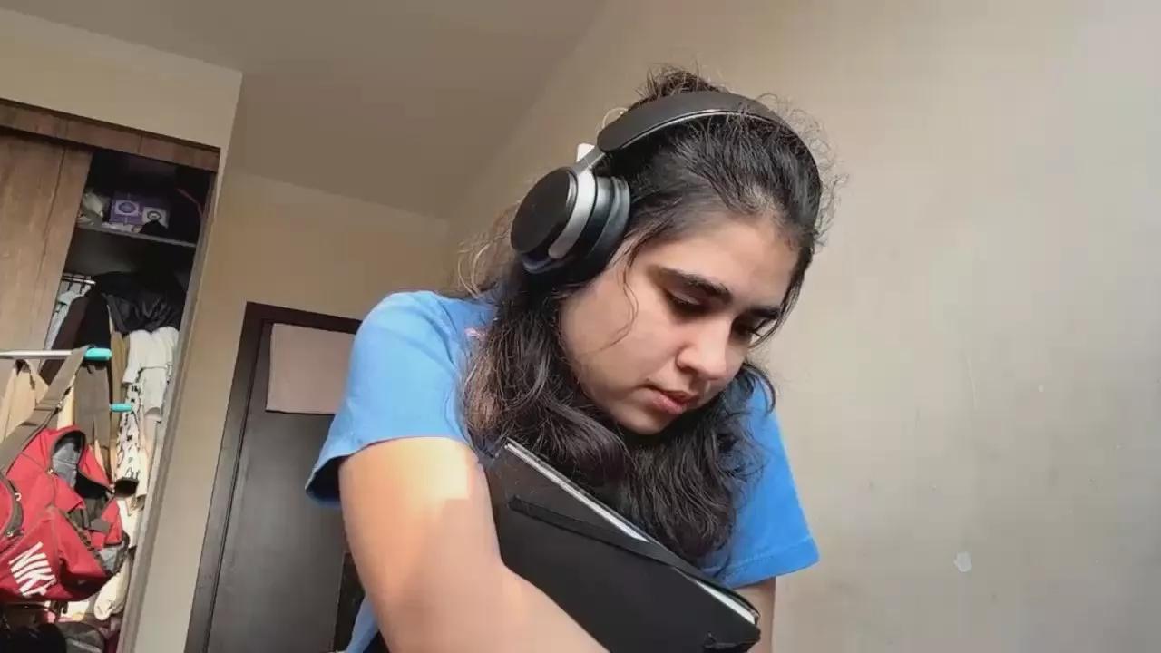 ElvieArthurs webcams show profile image 