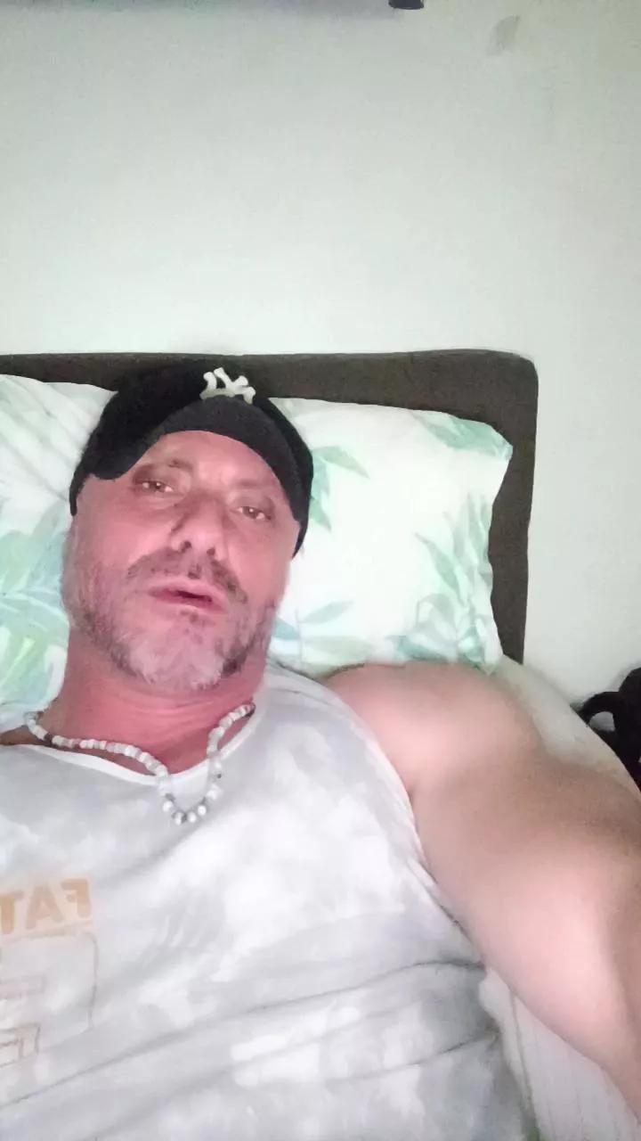 Emersoncbfilho webcams show profile image 