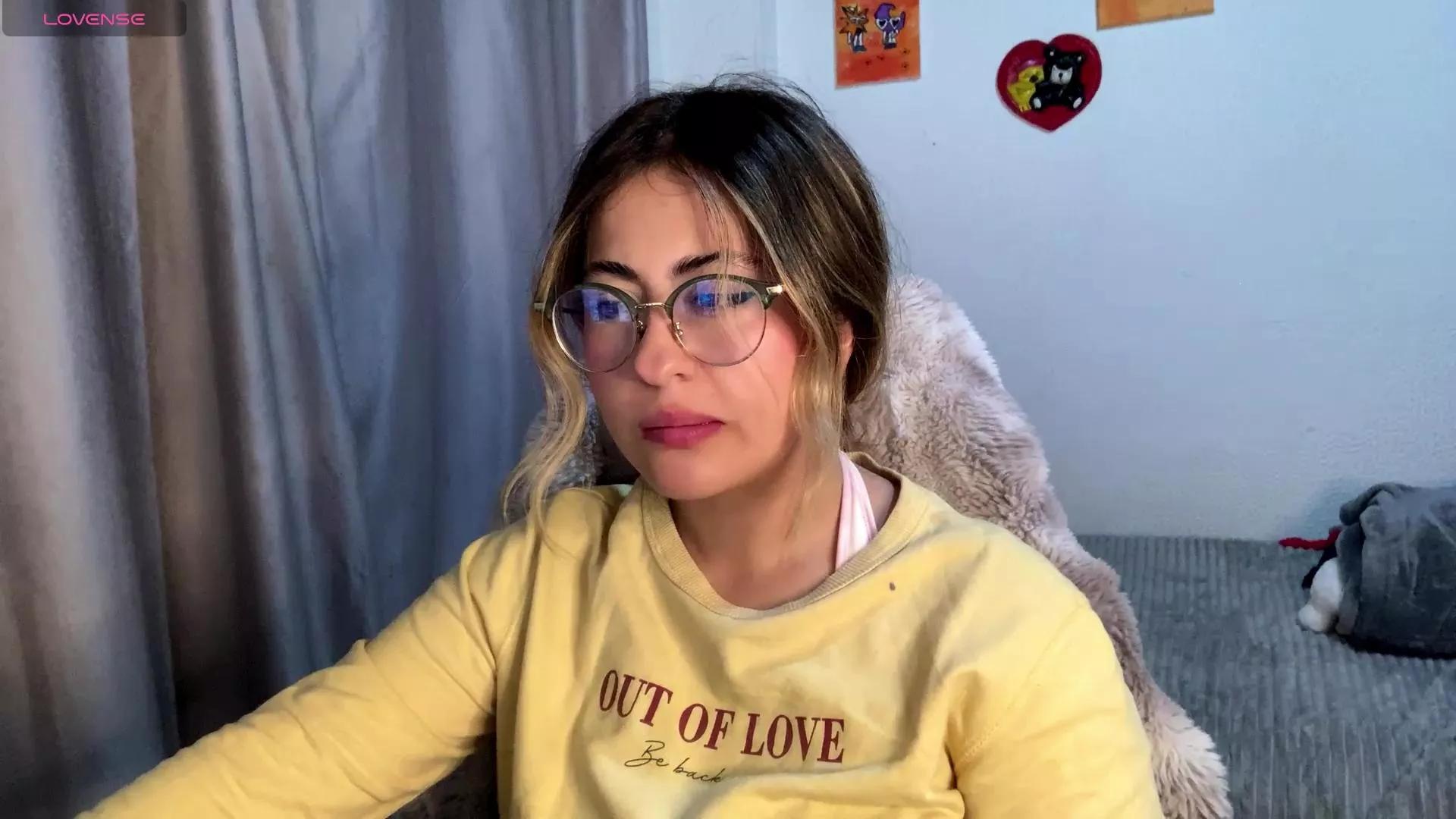 emma_bell1 from Cam4