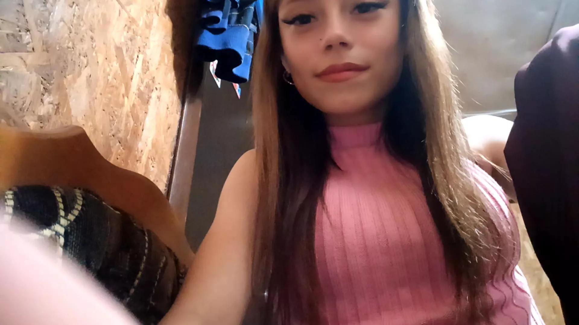 Emma_LUXURYTI from Cam4