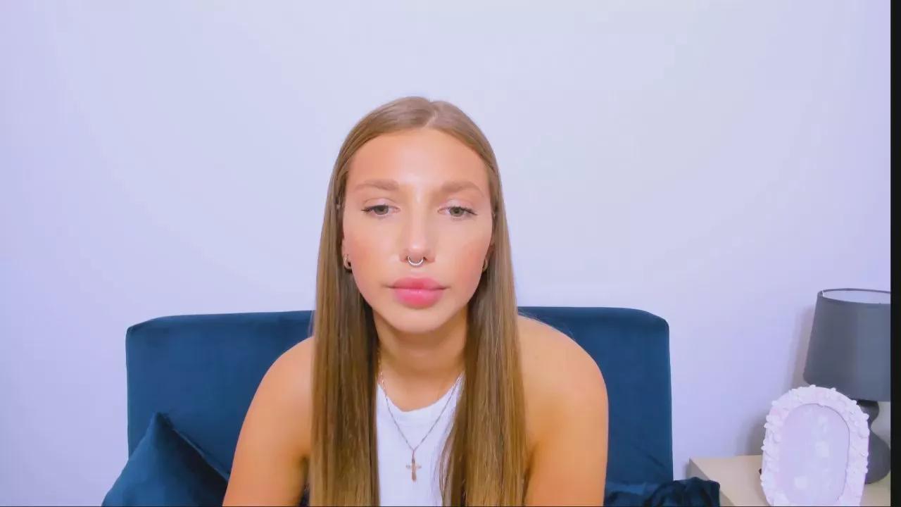 EmmaCharming from Cam4