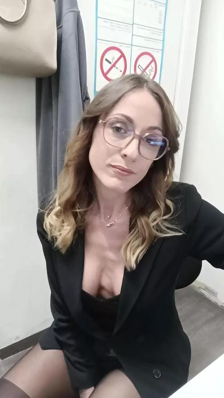 EmmaLoren from Cam4
